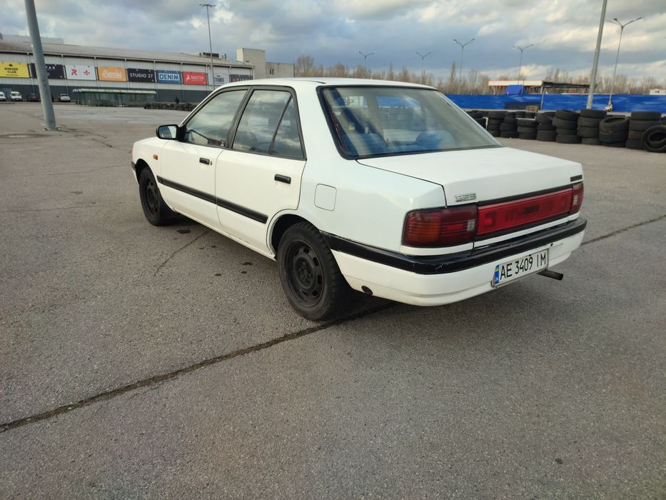Мазда 323, 1990 год, 1.6, автомат