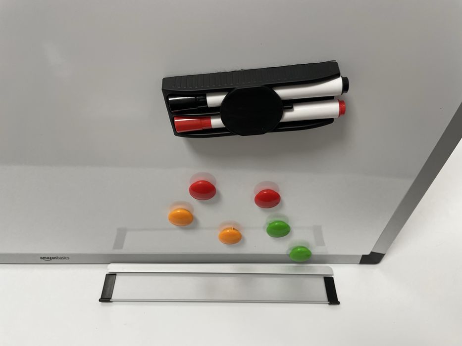 Tablica sucho scierna magnetyczna z akcesoriami 60x90