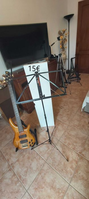 guitarra tripés para violas