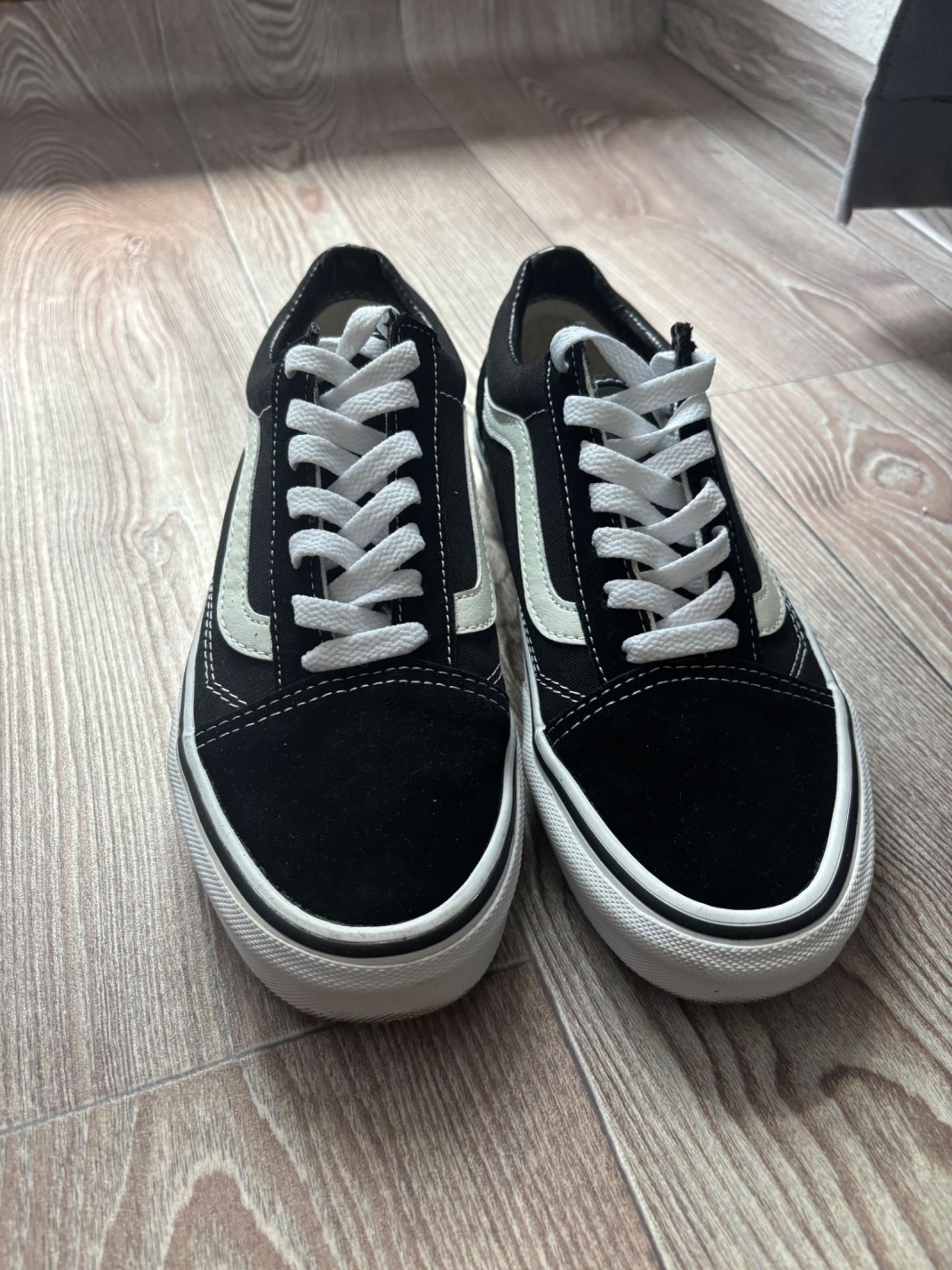Продаж кросівок Vans
