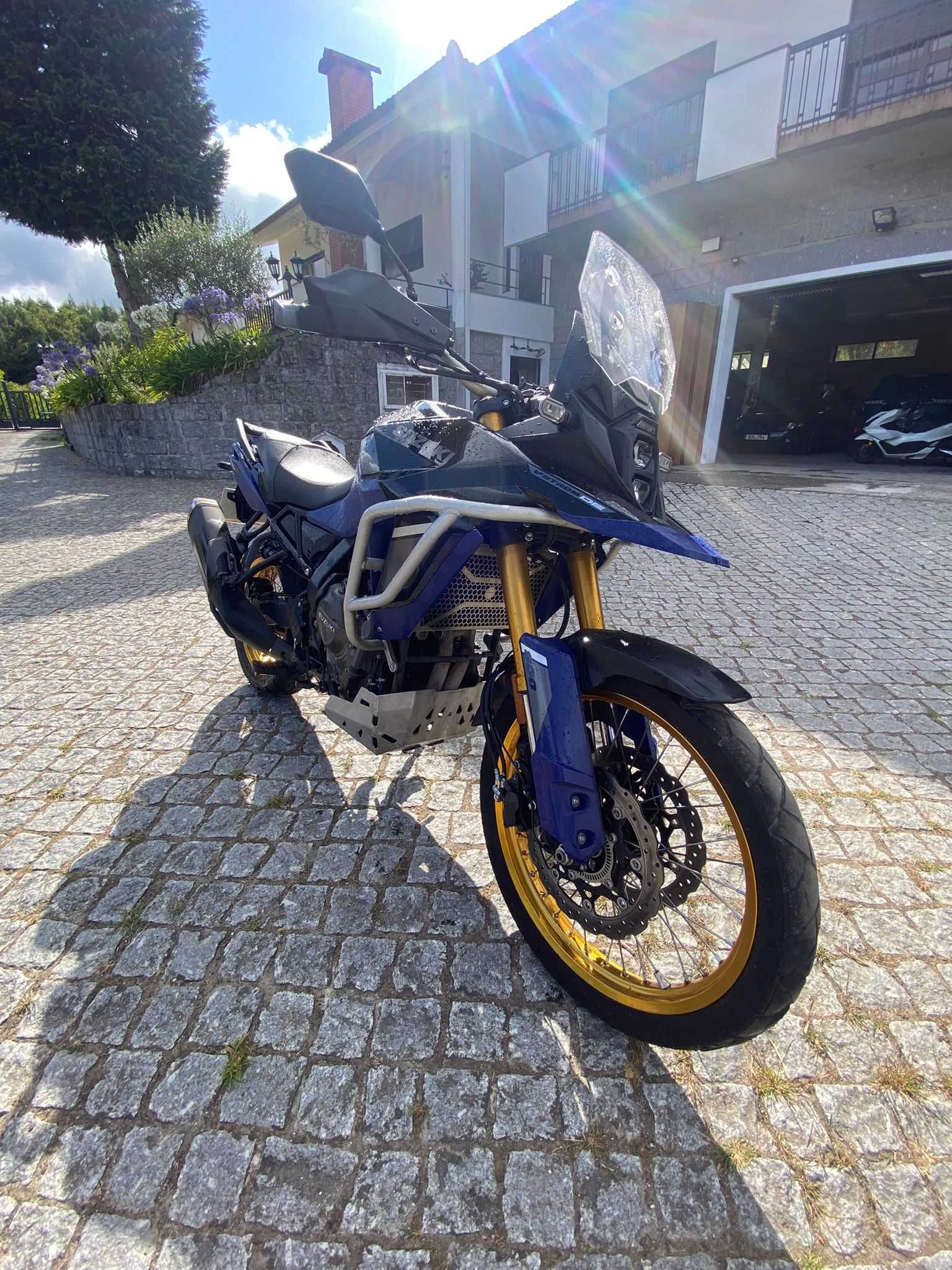 Suzuki V-STROM 800DE