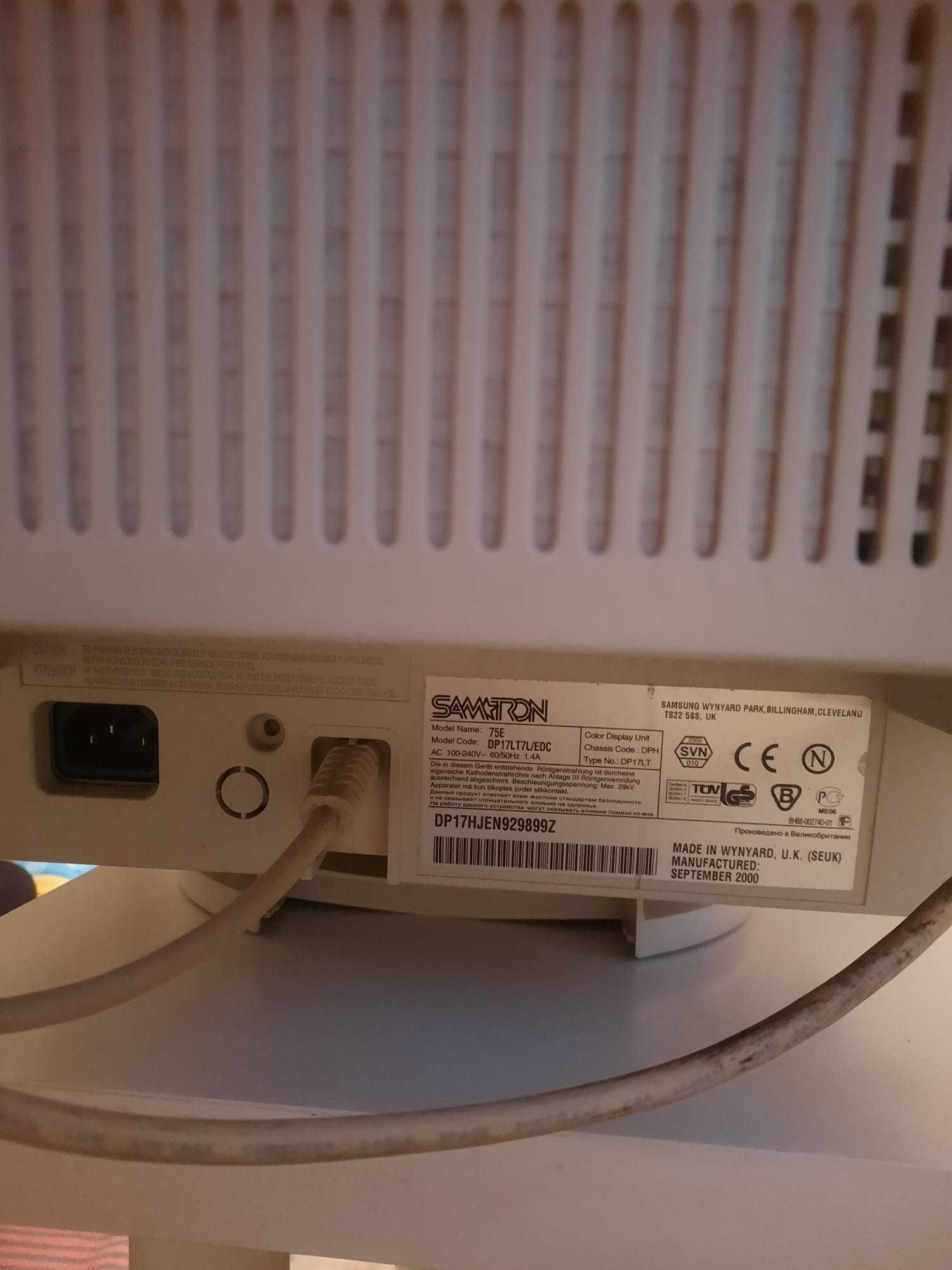 Monitor Samtron 75E