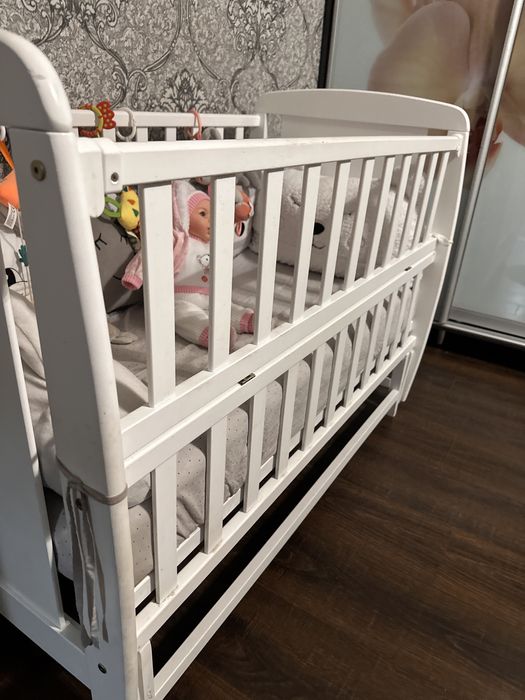 Ліжко дитяче від 0 до 5 років б/у з матрацом на кокосовому наповненні