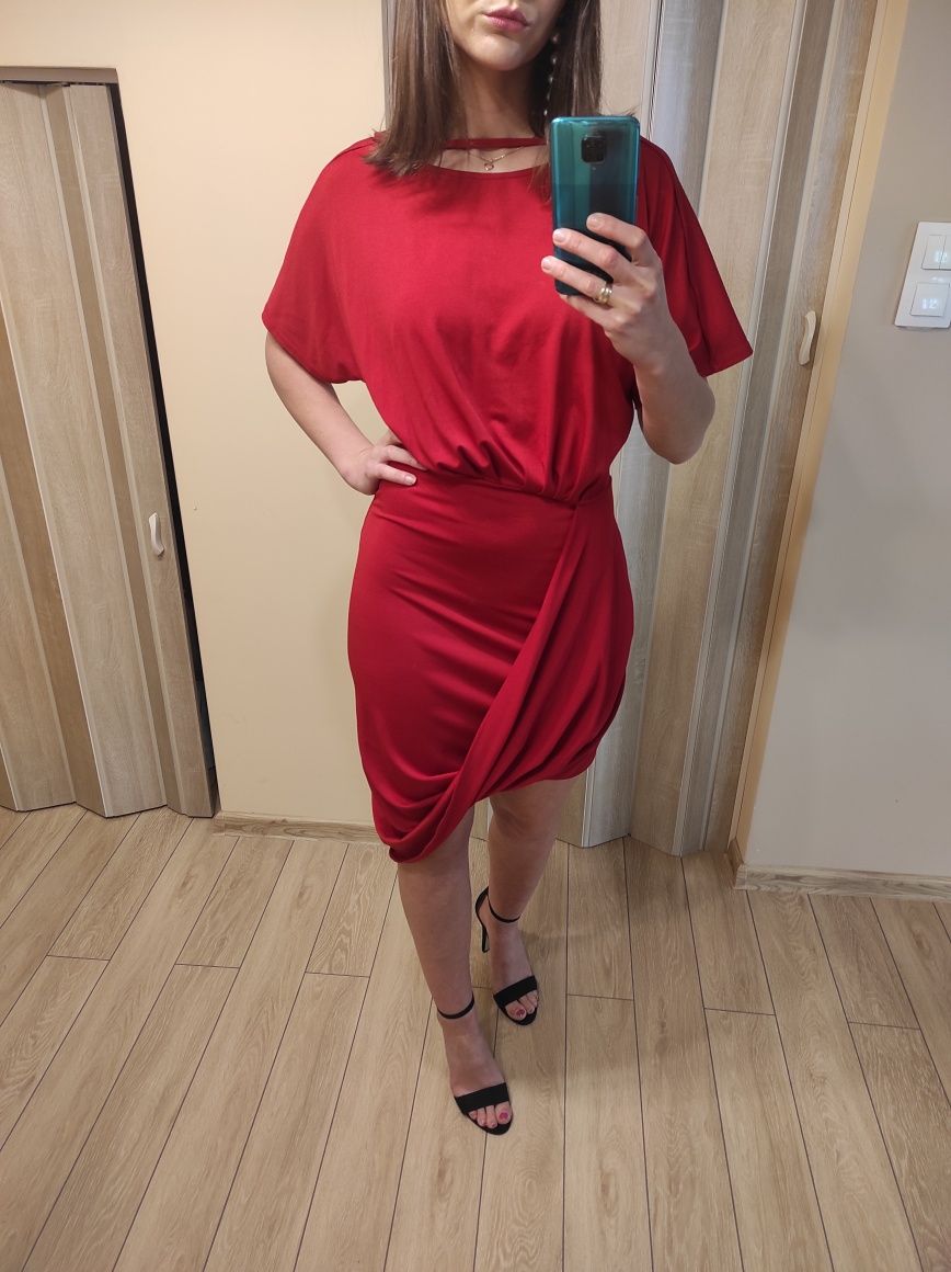 Czerwona sukienka ASOS r.M