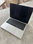 MacBook Pro 13” (2019) – i5, 8 GB RAM, 121 GB SSD