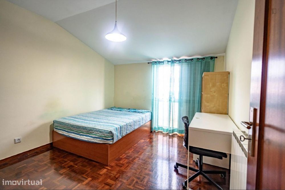 516984 - Quarto com cama de casal - Instituto...