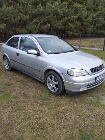 Samochód opel astra II