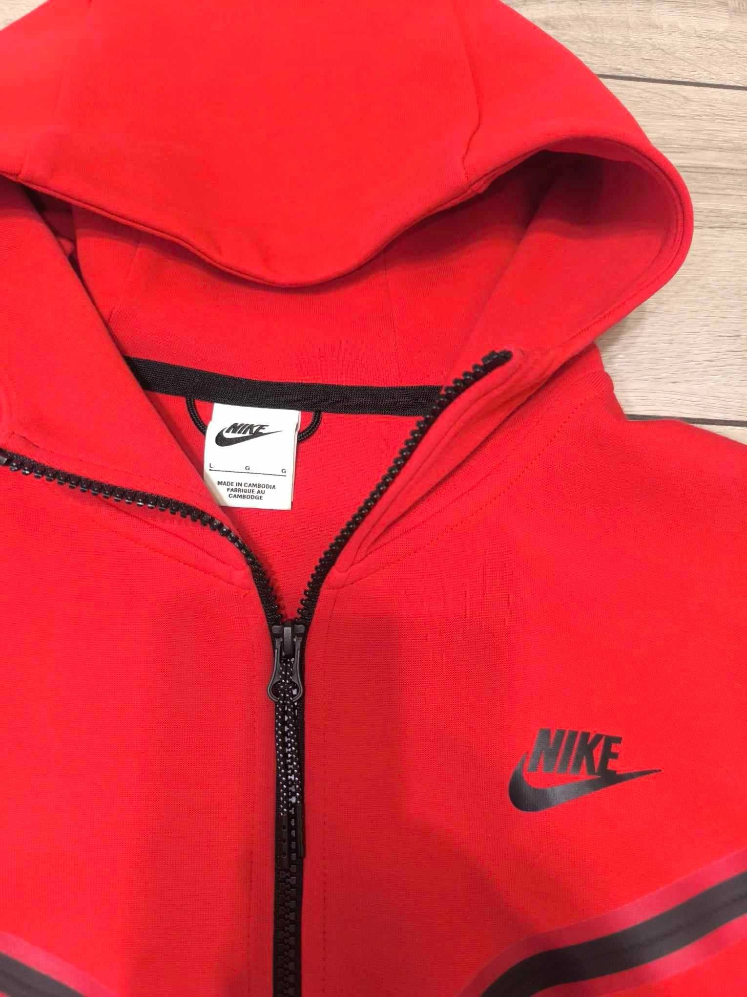 Bluza Nike Sportswear Tech Fleece rozmiar L czerwona