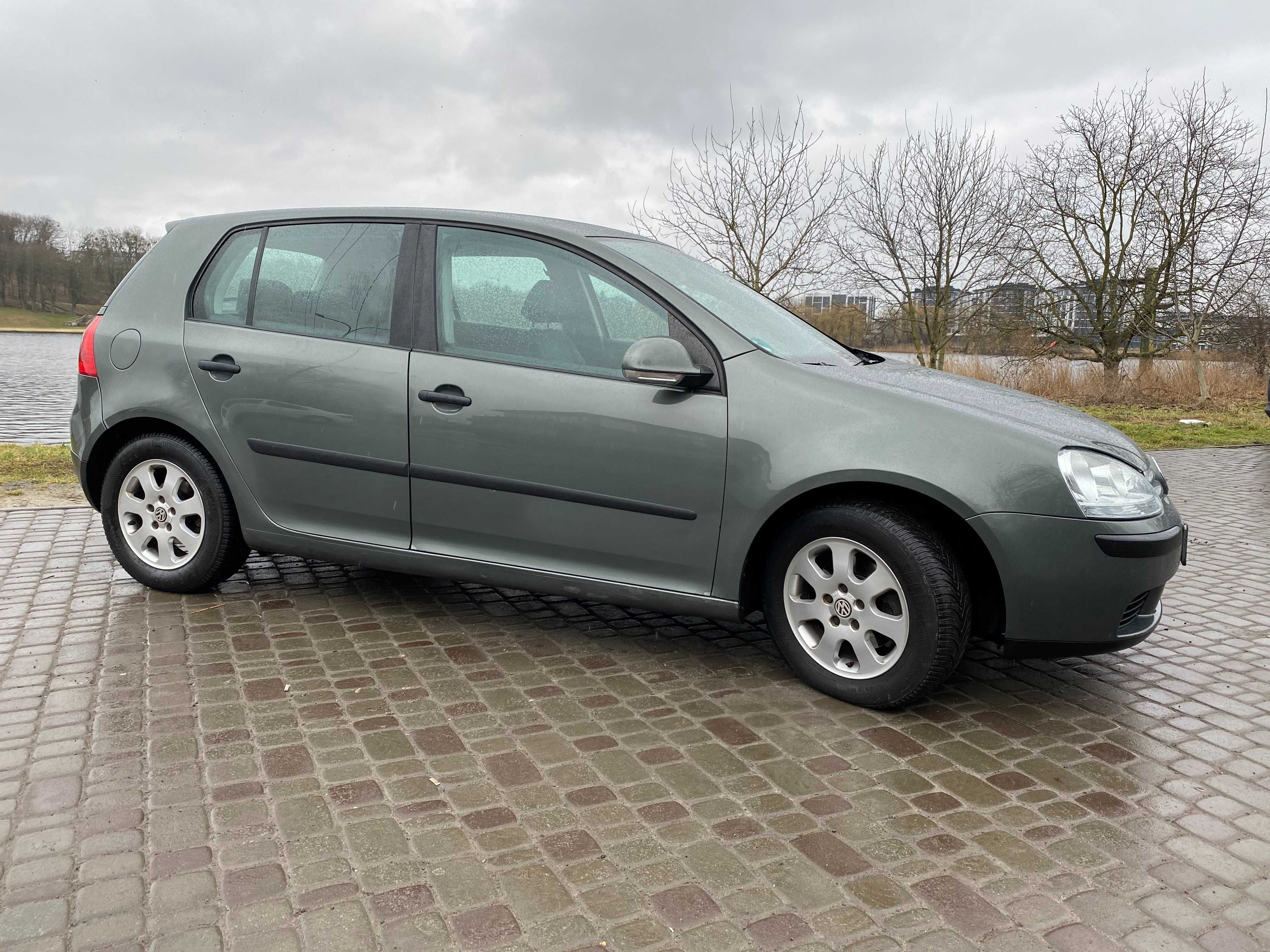 Volkswagen Golf 5 2004