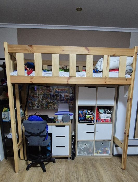 Łóżko na antresoli