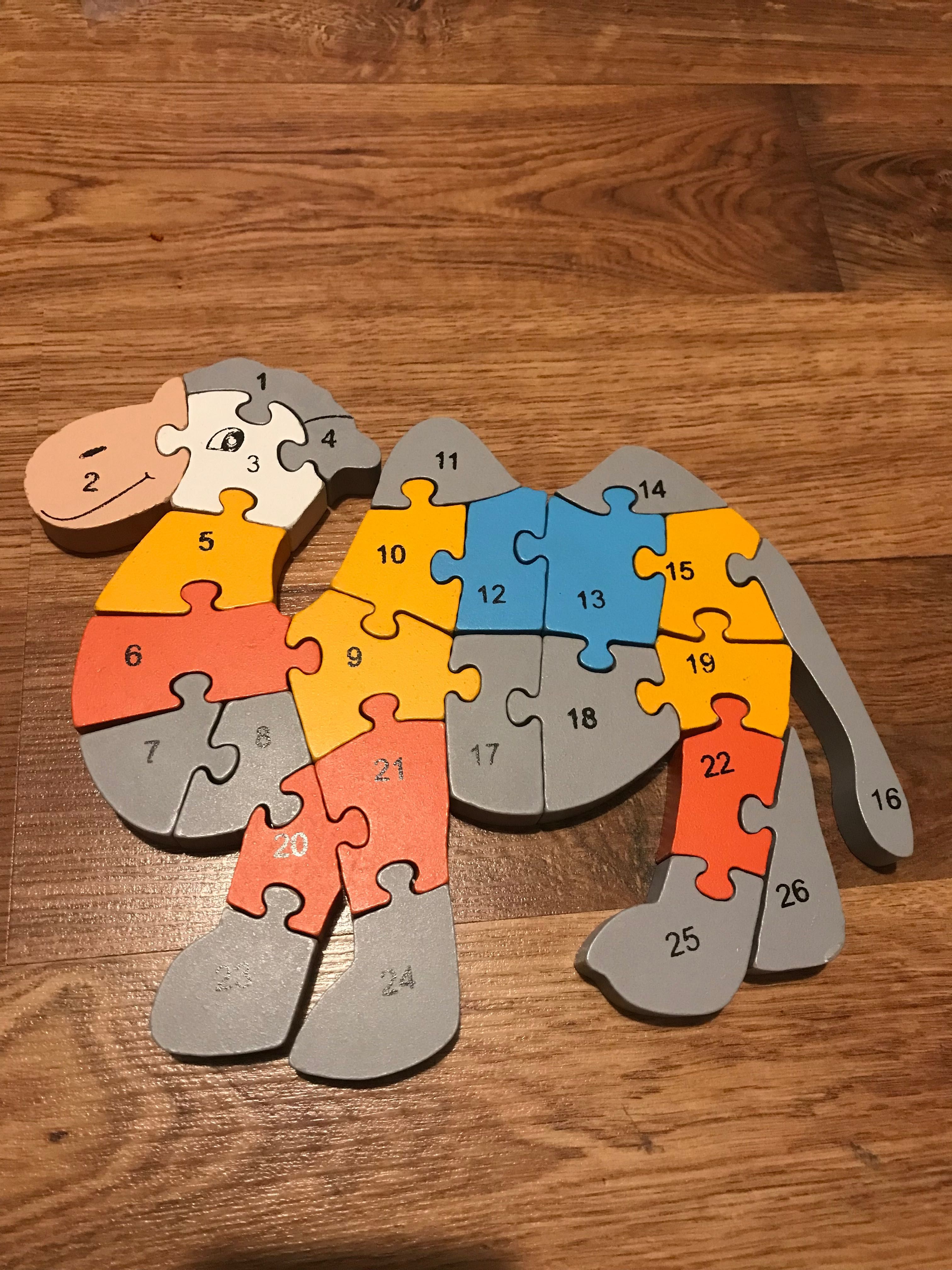 Drewniane puzzle wielbłąd