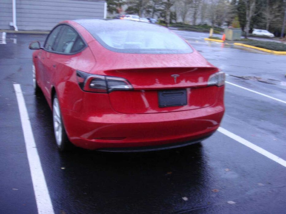 Tesla Model 3      2023