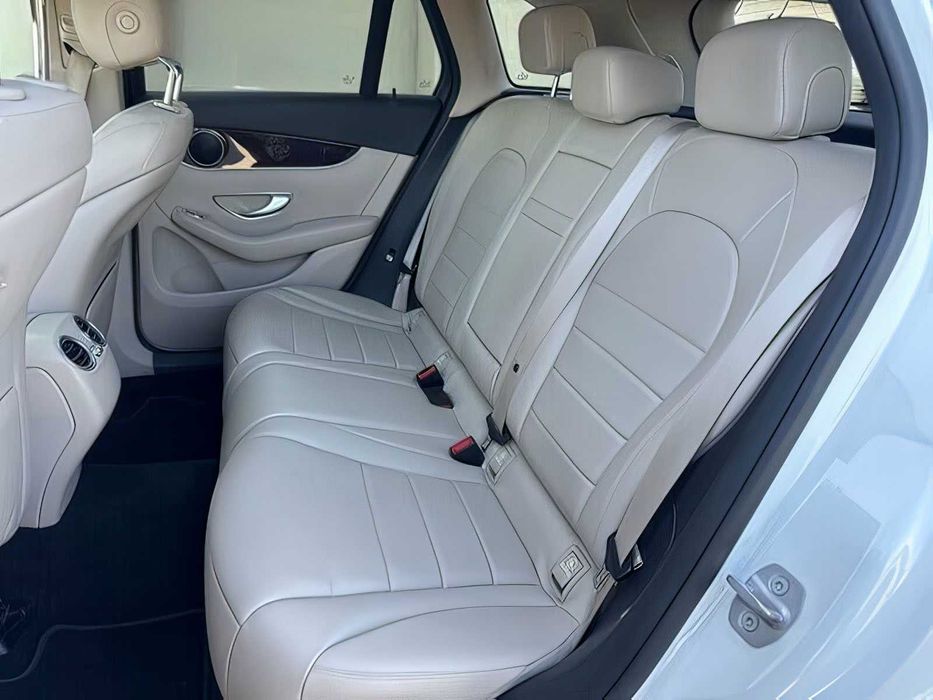 Mercedes-Benz GLC 300      2017