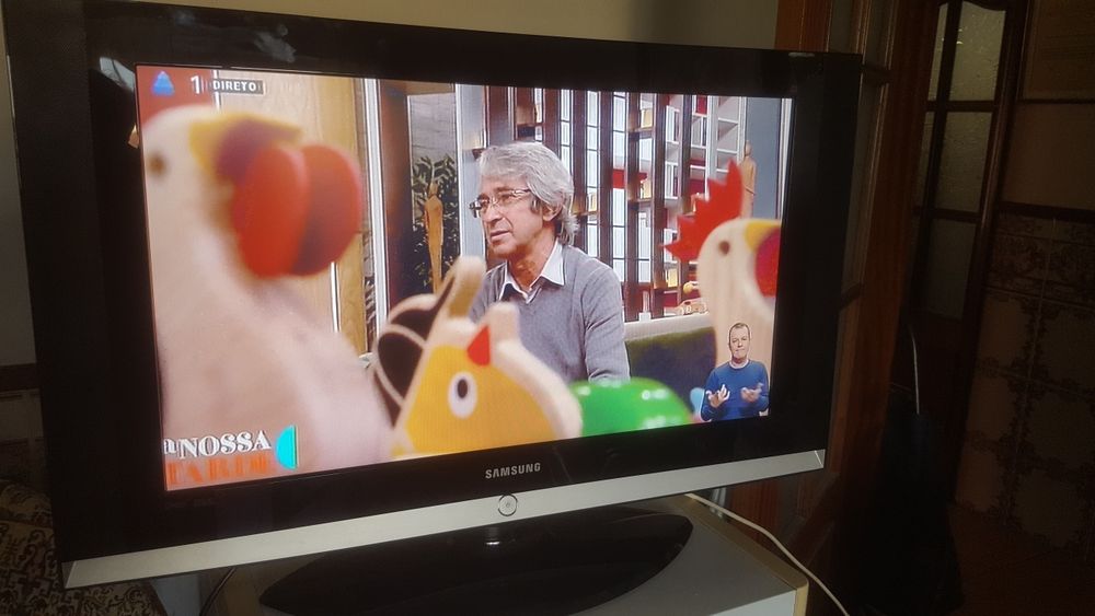 TV  Samsung  como  nova  32 polegadas