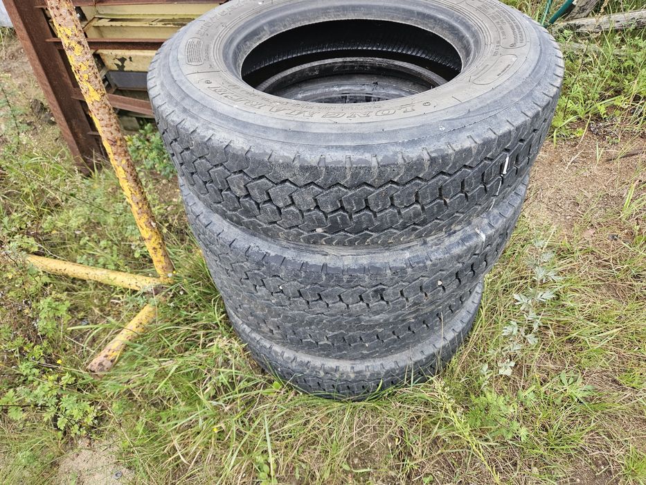 Opony ciężarowe 215/75/R17.5