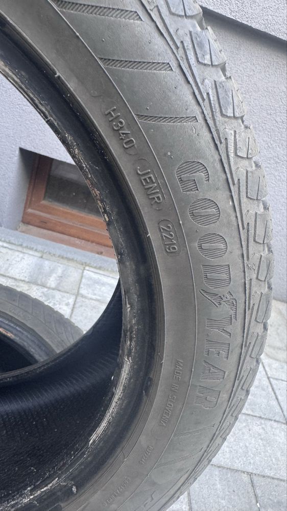 Opony wielosezonowe GoodYear 225/50/17