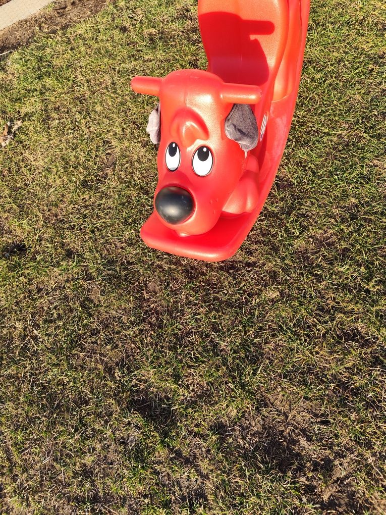 Bujak huśtawka piesek czerwony little tikes