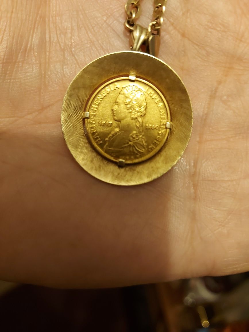 Piękna przywieszka  Złota moneta w oprawie Unisex