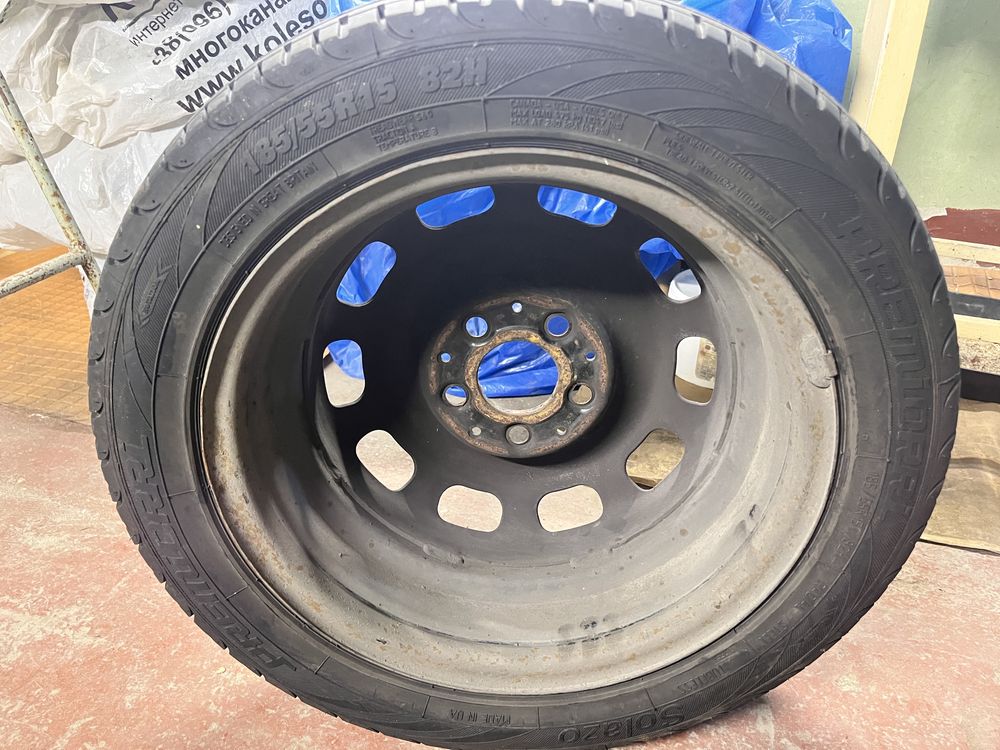 2 колеса 185/55 r15 та 4 сталеві диска