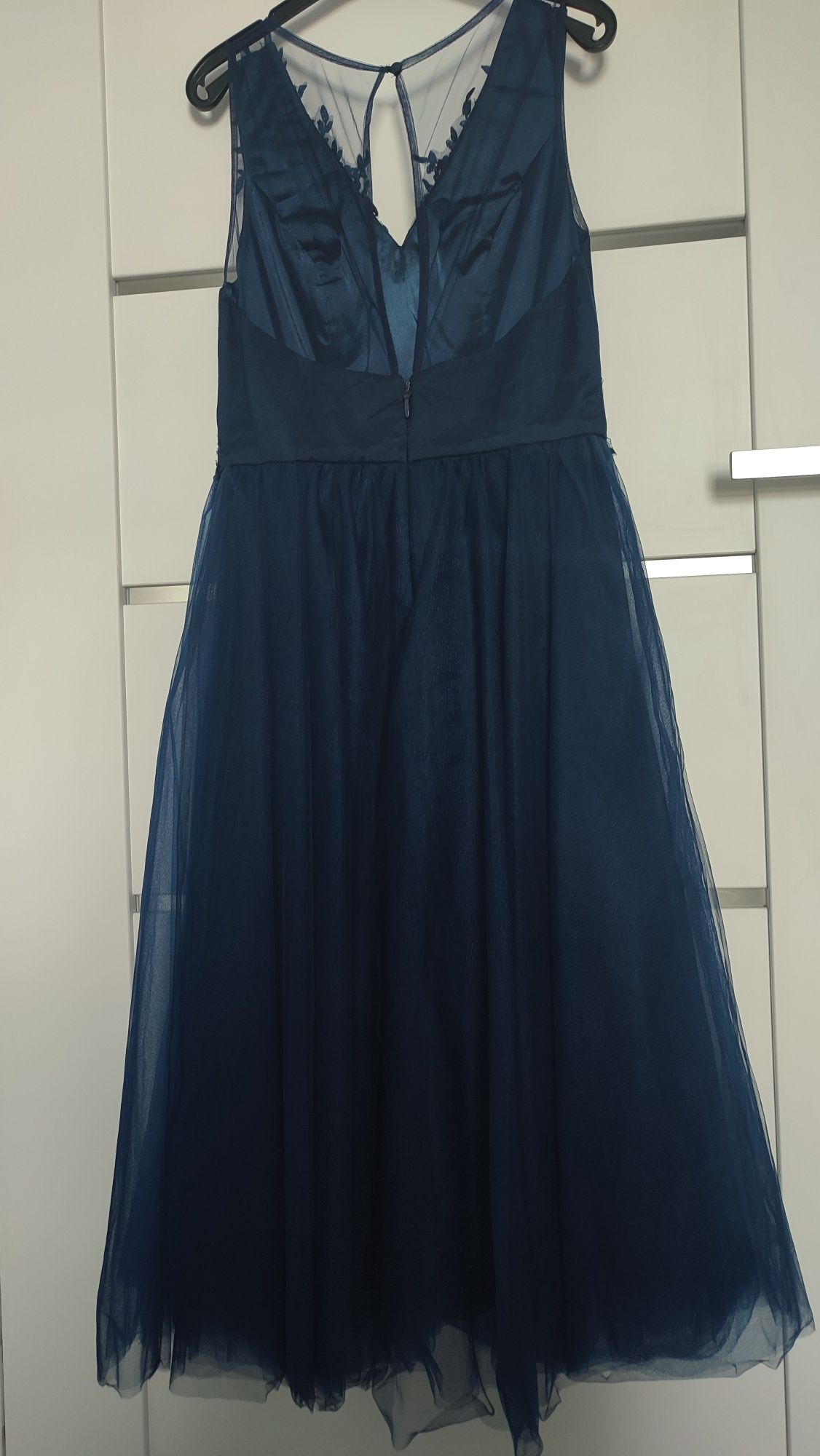 Koktajlowa granatowa sukienka Chi Chi London rozmiar 38