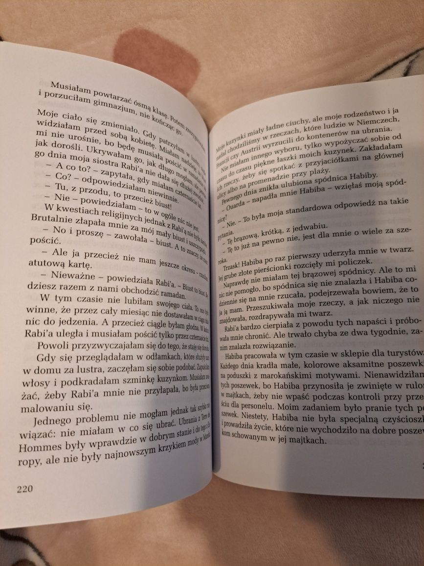 Księżyc we łzach-Ouarda Saillo,książka