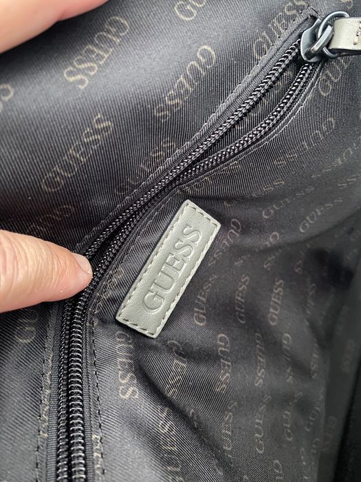 Mochila Guess pouco uso