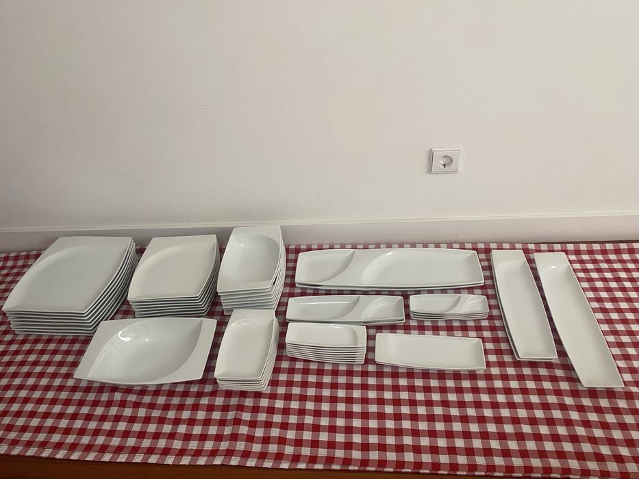 Serviço de mesa de 54 peças de cerâmica Celos