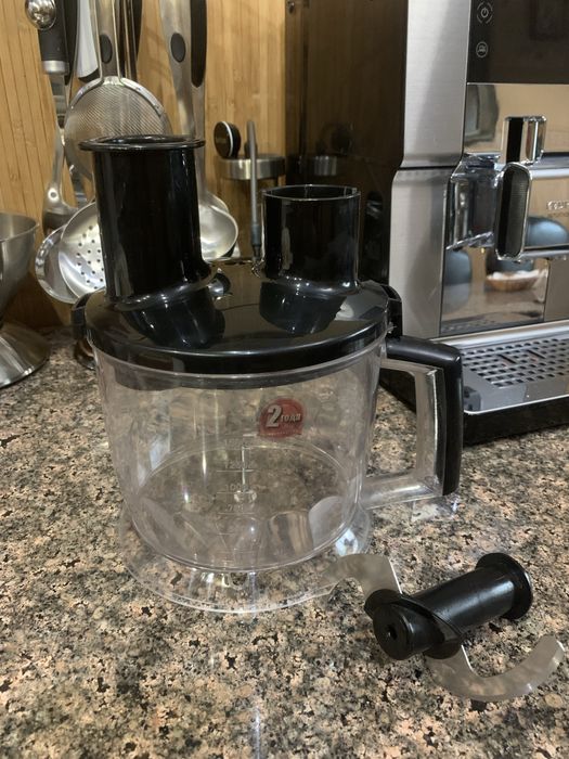 Чаша с крышкой и ножом от блендера Philips