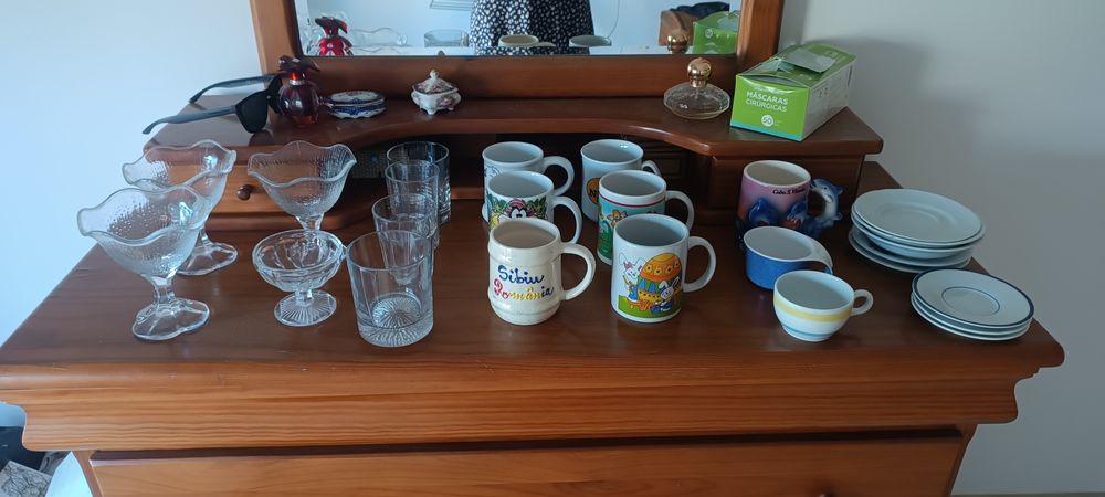 Loiça e artigos de cozinha variado