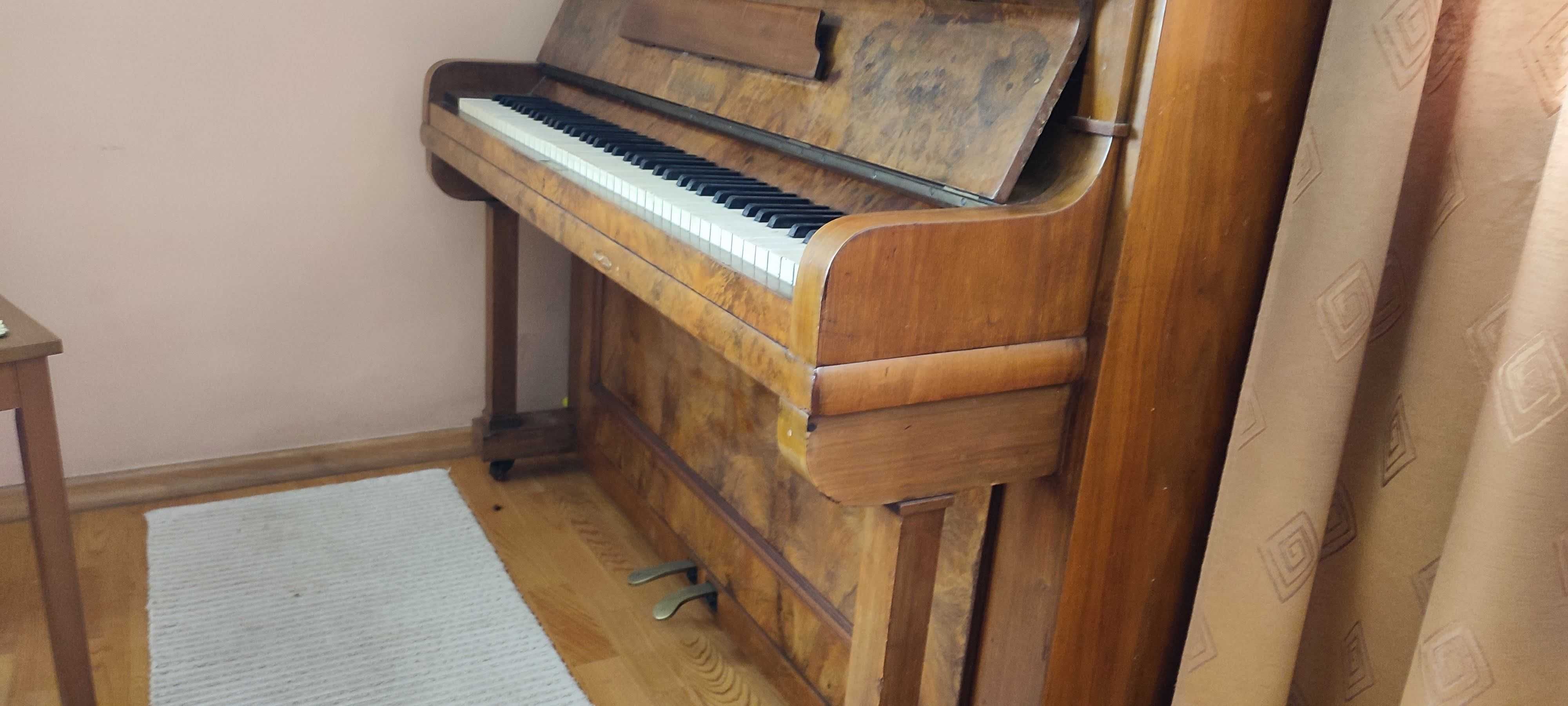 Sprzedam pianino Malena do dekoracji wnętrz. Bez możliwości strojenia.