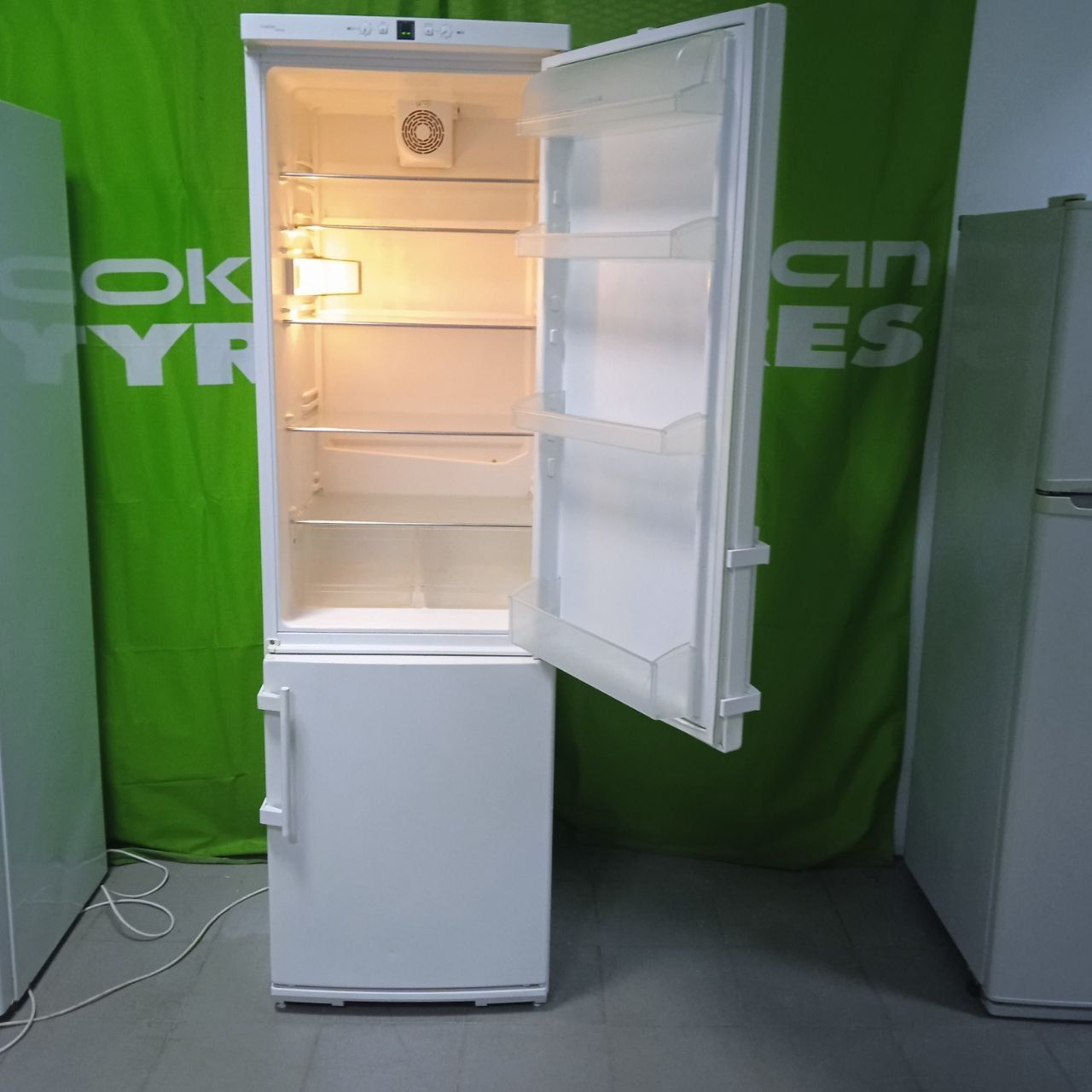 Холодильник б/в LIEBHERR mod.CN38130