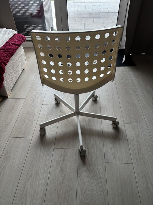 Krzeslo mlodziezowe IKEA