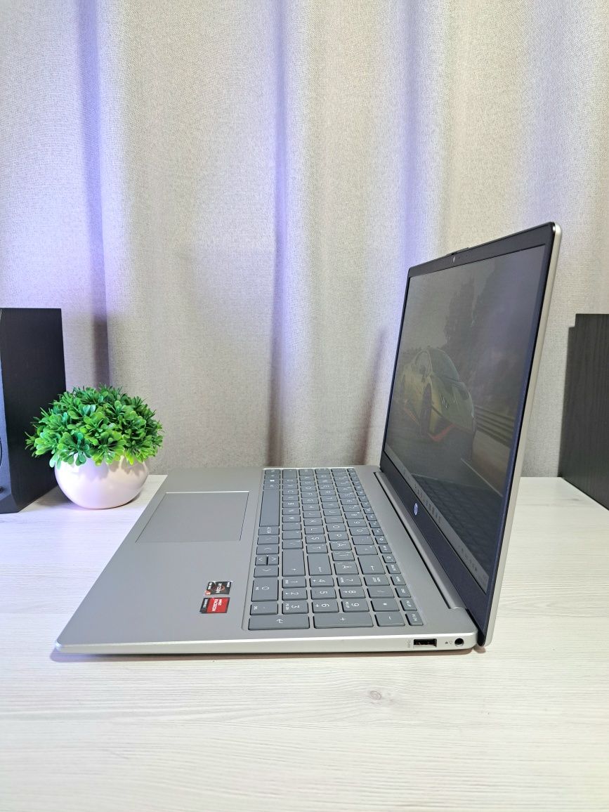 Ноутбук HP Laptop 15/Ryzen 5 7520U/16 Gb/SSD 512 Gb/Radeon 610M 2 Gb