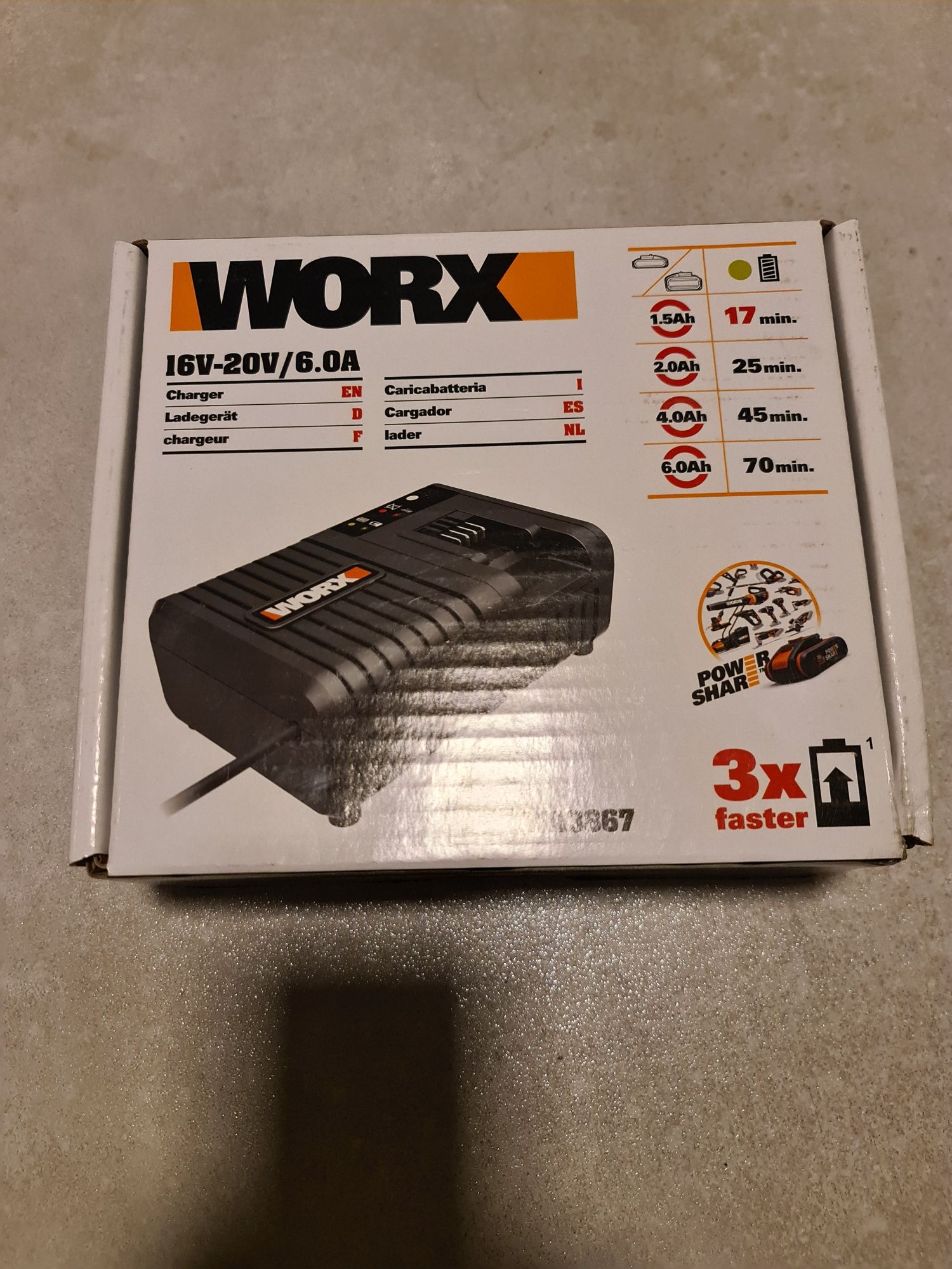 Ładowarka WORX  WA3867