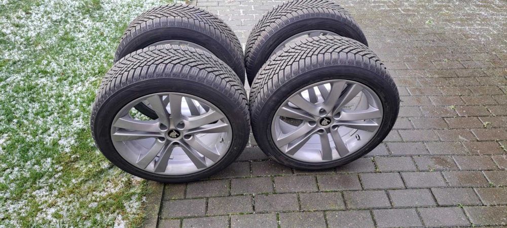 Skoda Octavia IV Felgi Aluminiowe 17 Opony Zimowe