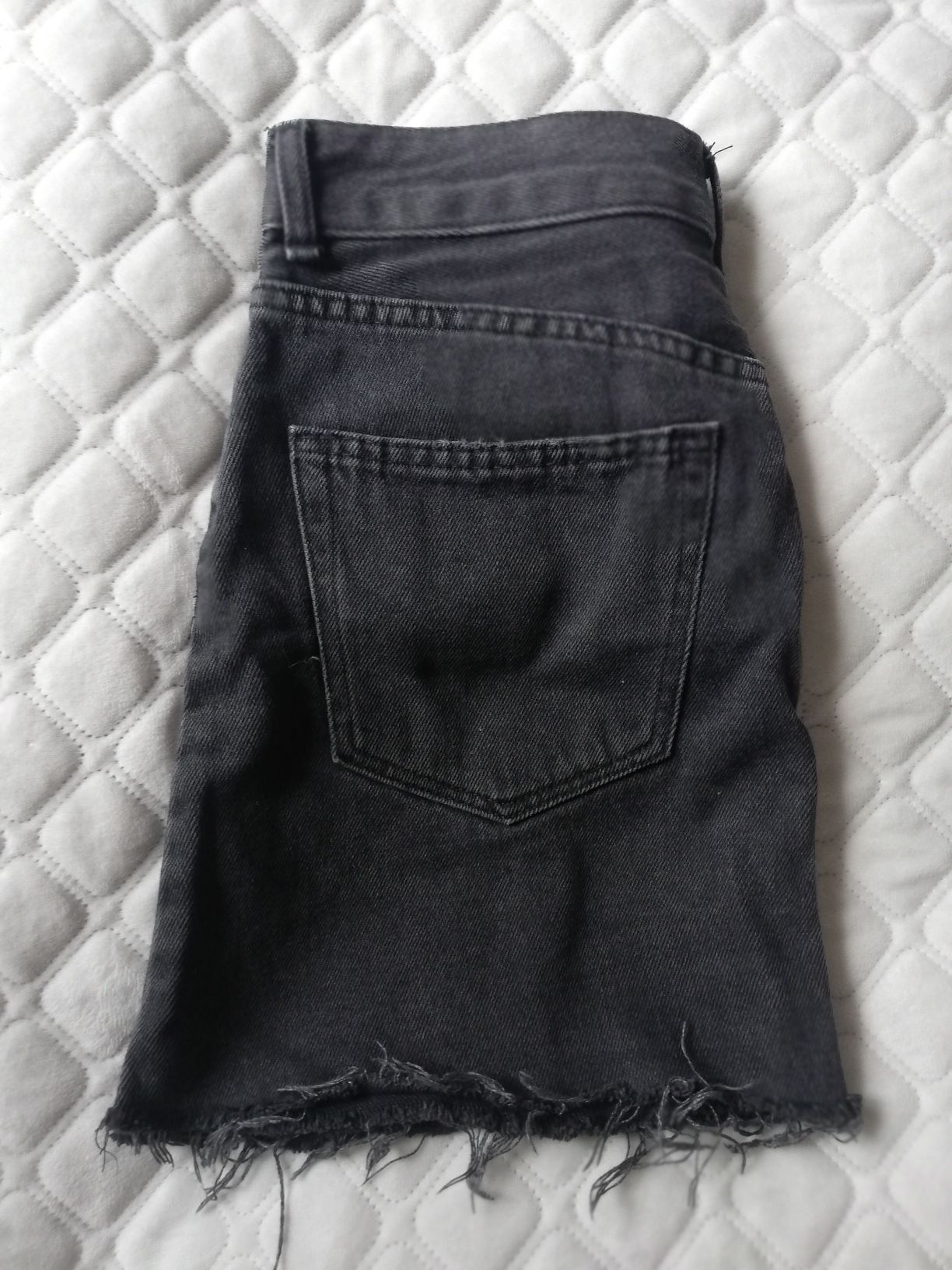 Czarna jeansowa spódniczka Bershka S