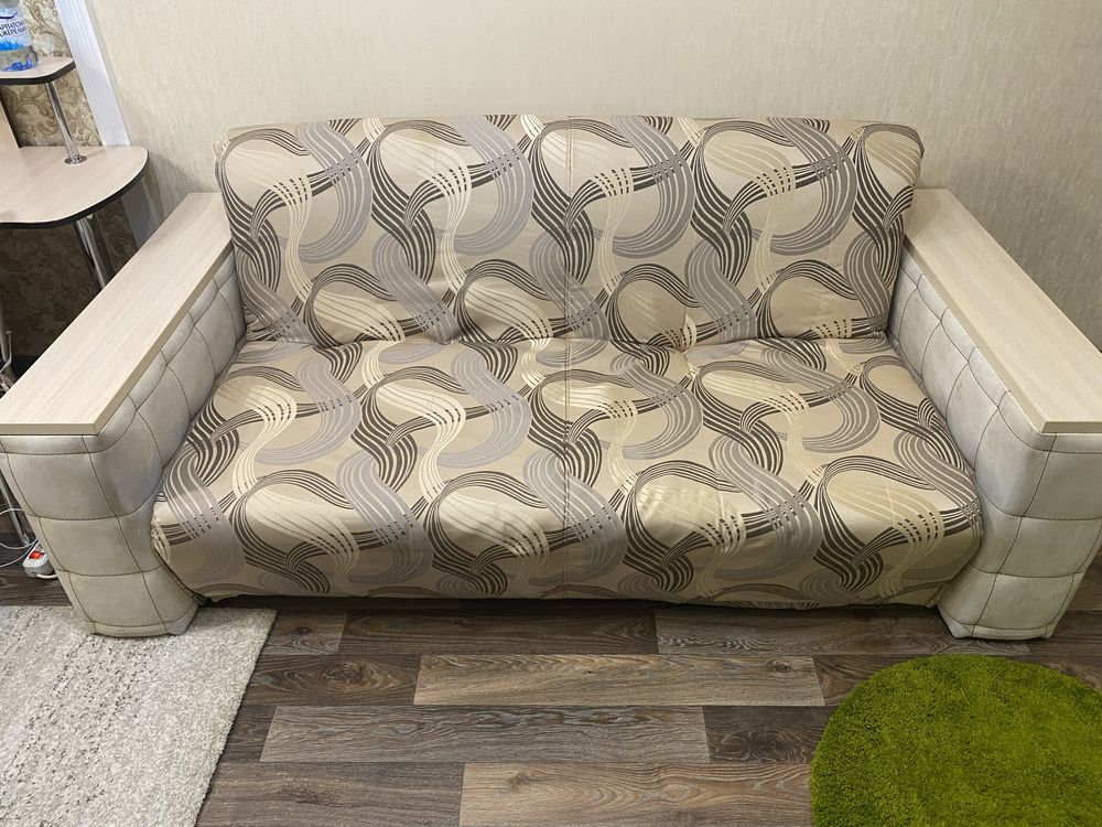 Большой раскладной диван б/у для постоянного сна