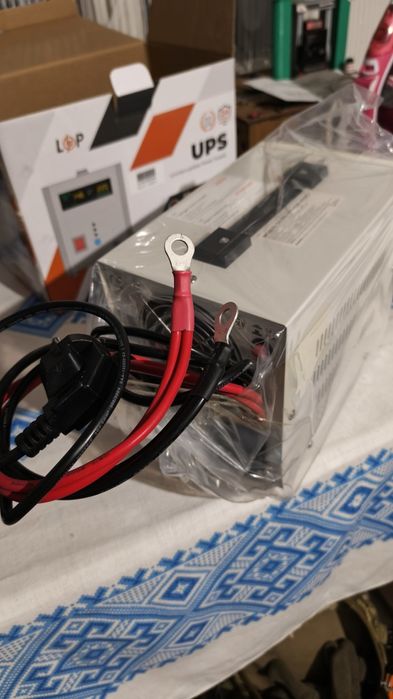 Продам і́нвектор