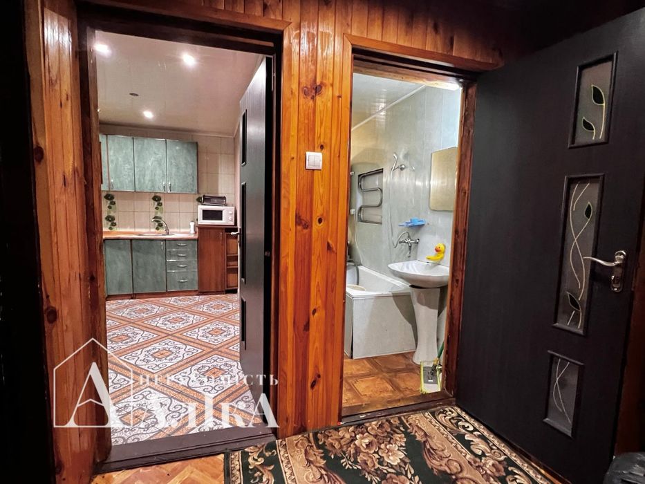 Продам частину будинку з власним двором