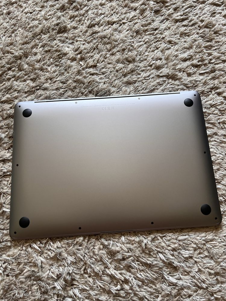 Macbook air 2020 core i3 8g 256g space gray