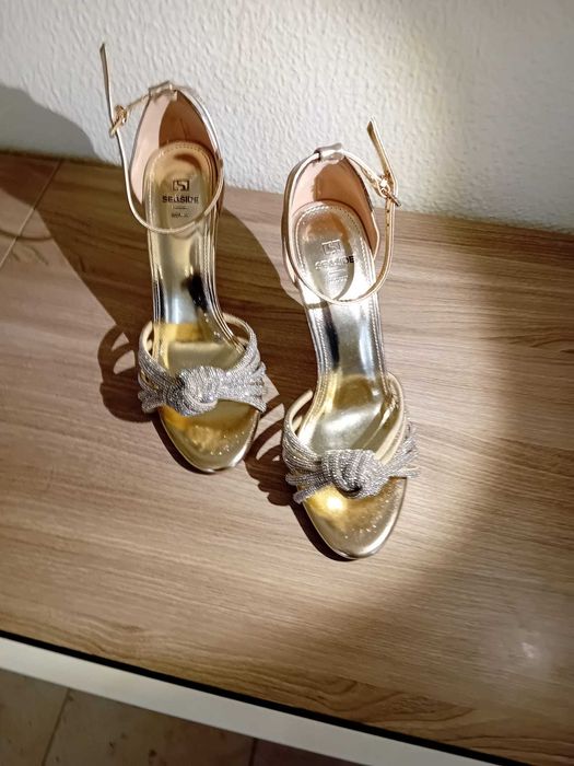 Sapatos de Senhora, Nº 37