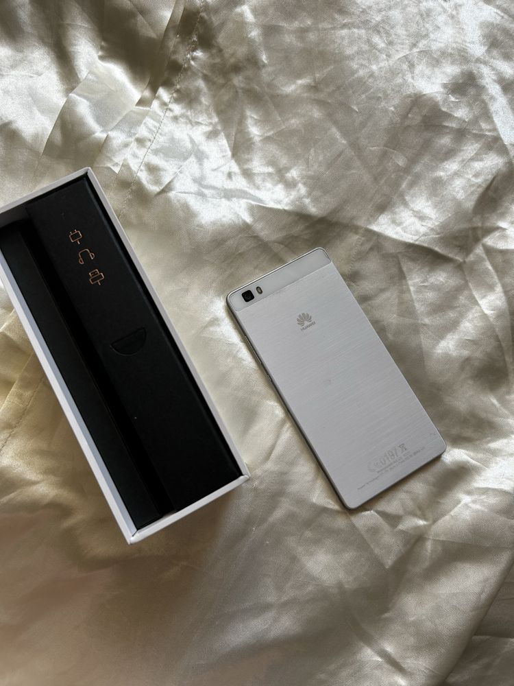 Telefon smartfon huaweii p8 biały