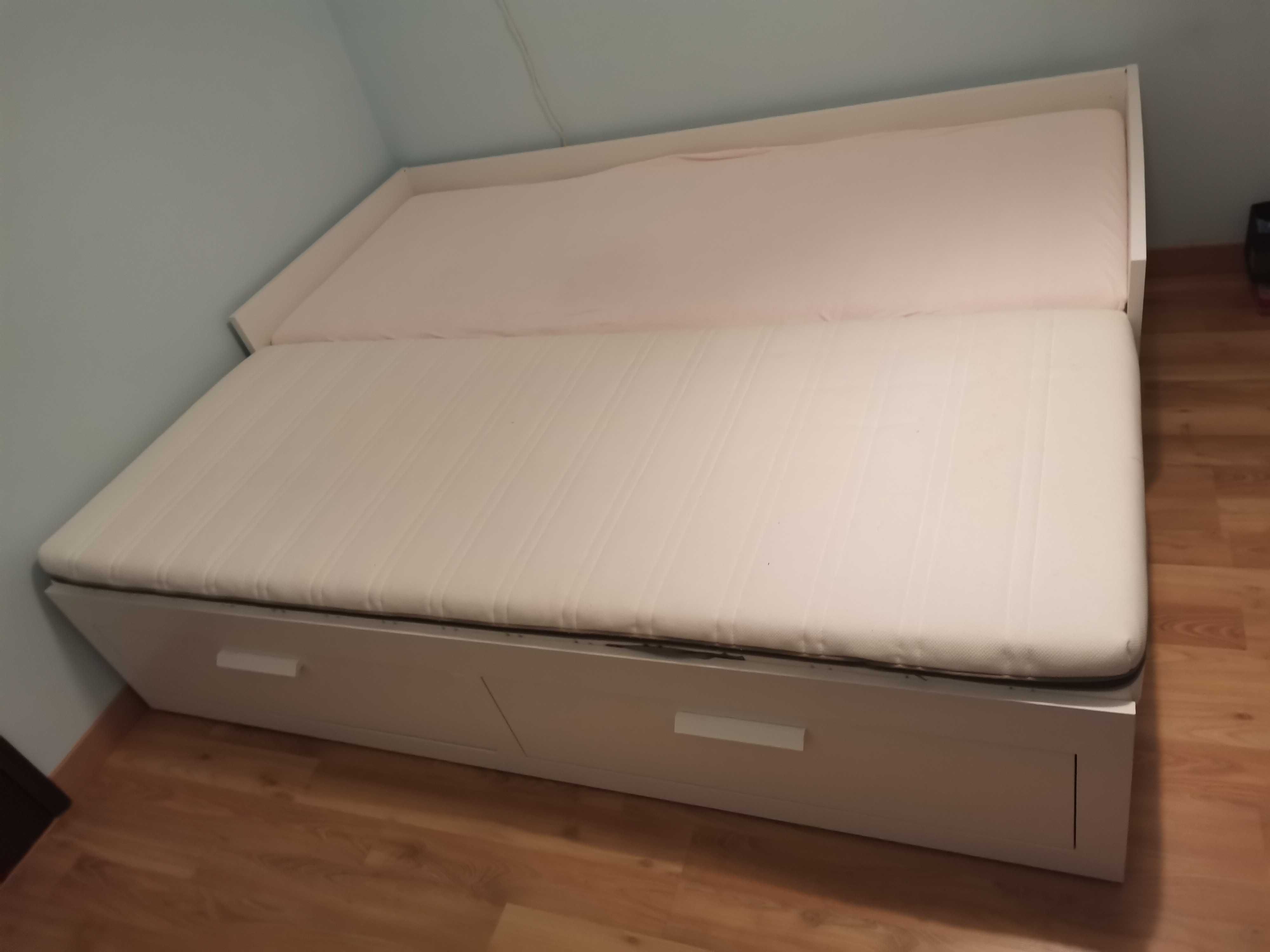 Cama dupla branca Ikea