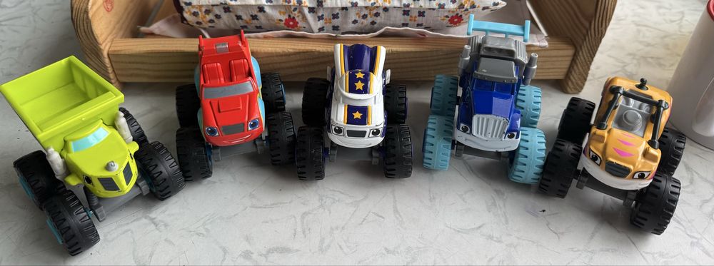 Вспиш і чудо машинки Fisher Price Blaze: Вспиш (Блиск) та ін.