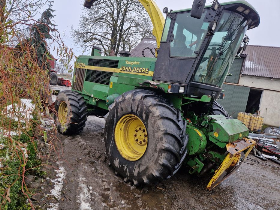 sieczkarnia john deere 6750 claas jaguar