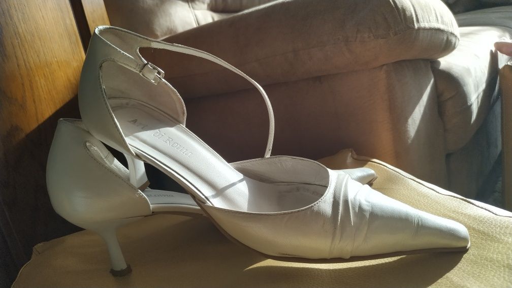 Buty do ślubu ślubne białe do sukni ślubnej ze skóry Arte di Roma
