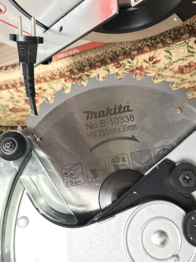 Продам пилу дисковую Makita M2300