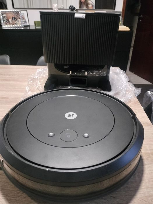 Aspirador robot pouco uso