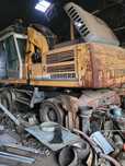 Koparka przeładunkowa Liebherr 924 uszkodzony