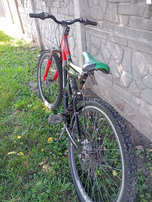 Продам велосипед горний без тормозів і з зламаними передачами